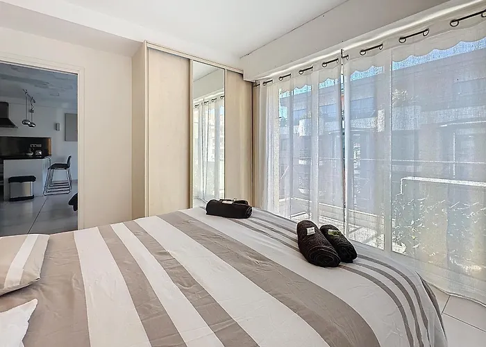 57m2 - 2 Chambres, Terrasse, Croisette-martinez Cannes